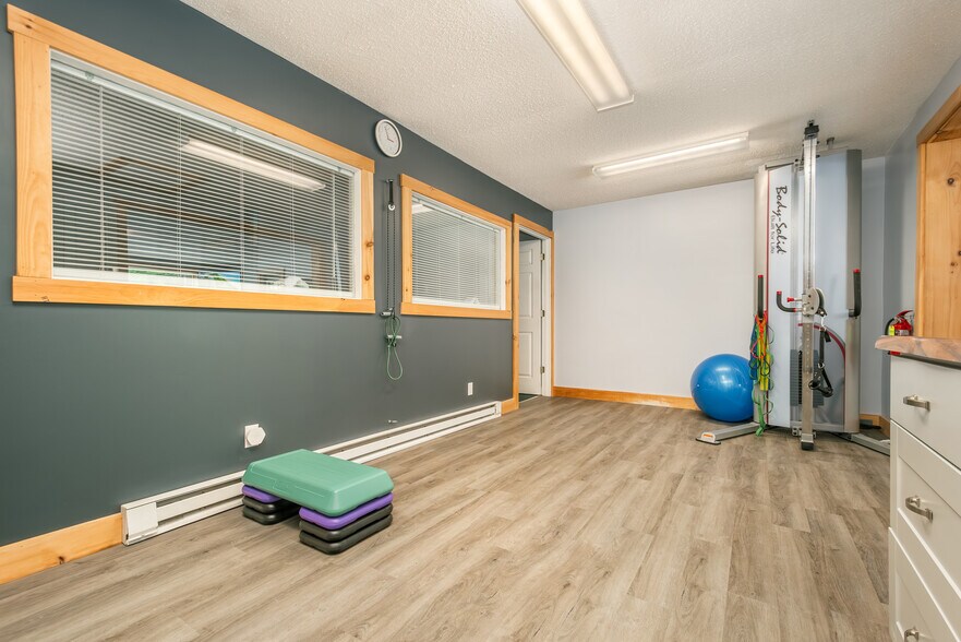 More Photos Of 541 Spruce St, Thomas Flex For Sale
