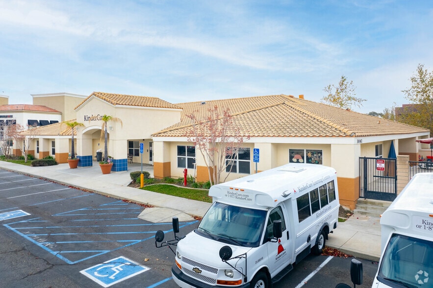 More Photos Of 30092 Santa Margarita Pky, Rancho Santa Margarita Freestanding For Lease