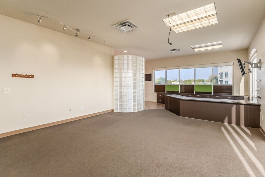 More Photos Of 9039 Antares Ave, Columbus Medical For Lease