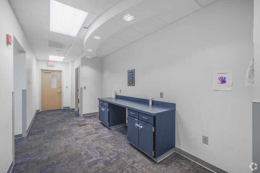 More Photos Of 570 Long Point Rd, Mount Pleasant Medical For Lease