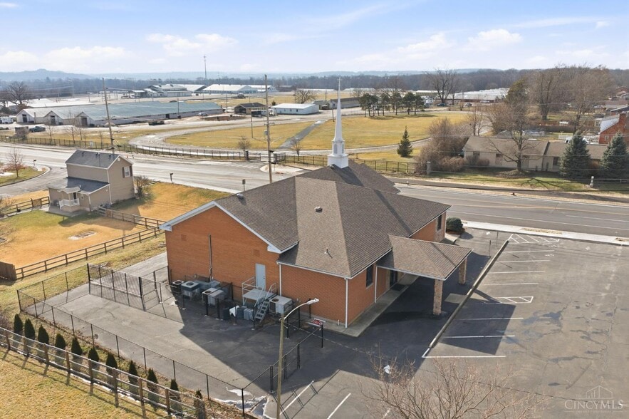 More Photos Of 810 N Broadway St, Lebanon Religious Facility For Sale