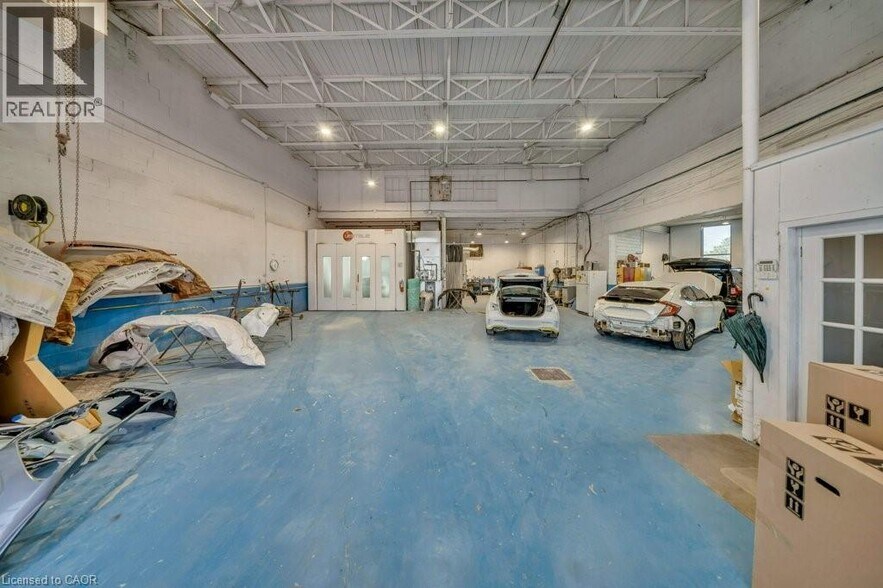 More Photos Of 178 Louisa St, Kitchener Auto Dealership For Sale