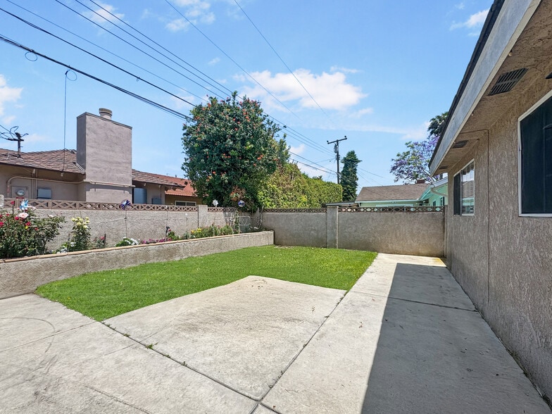 More Photos Of 15332 Shasta Ln, Huntington Beach Assisted Living For Sale