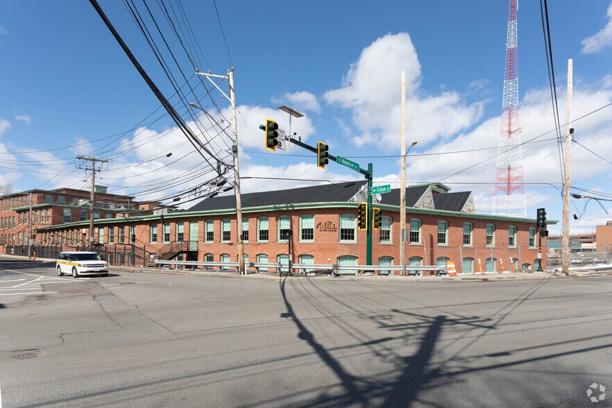 More Photos Of 156 Oak St, Newton Office For Lease