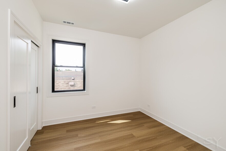 More Photos Of 3018 Polk st, Chicago Apartments For Sale