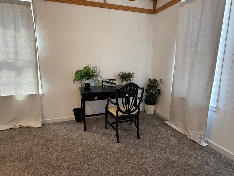 More Photos Of 320 N Main St, Scandinavia Storefront Retail Residential For Sale