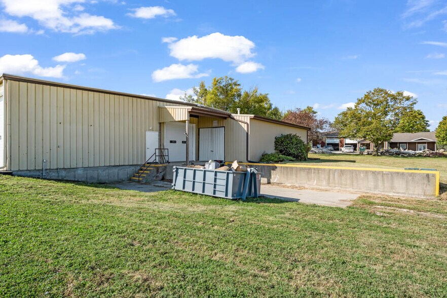 More Photos Of 1106 N 10th St, Winterset Flex For Sale