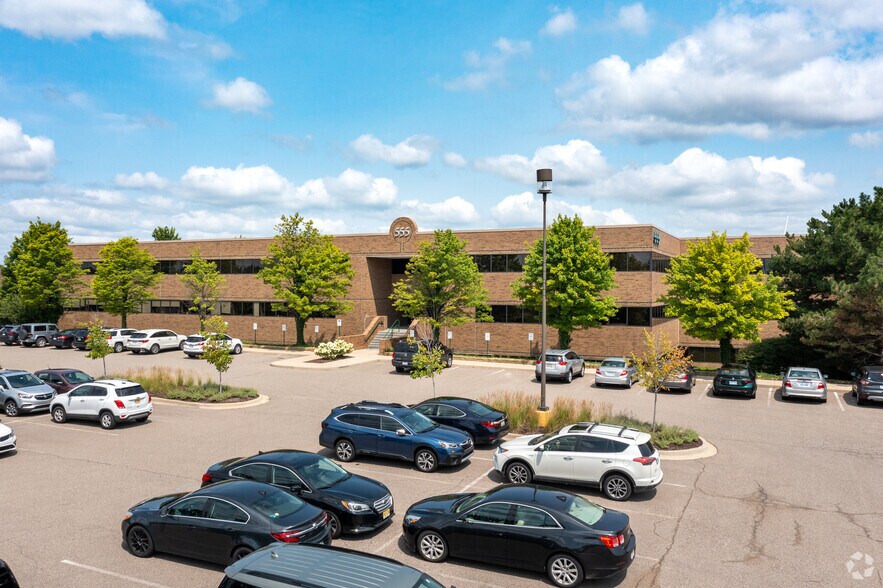 More Photos Of 555 Briarwood Cir, Ann Arbor Office For Lease