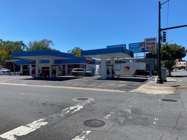 Primary Photo Of 610 Broad St, Rome Convenience Store For Lease