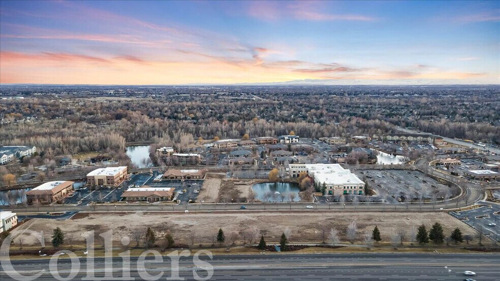 More Photos Of 441 E Riverside Dr, Eagle Restaurant For Lease