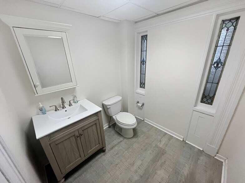 More Photos Of 510 Swede St, Norristown Office For Sale