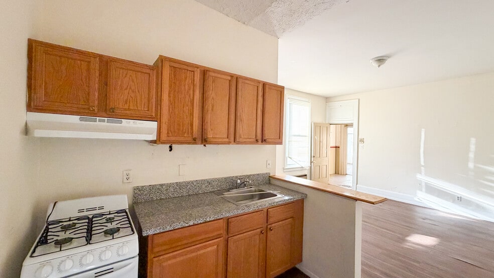 More Photos Of 24 E University Ave, Cincinnati Apartments For Sale