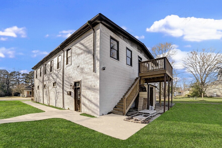 More Photos Of 411 S Kaufman St, Newton Lodge Meeting Hall For Sale