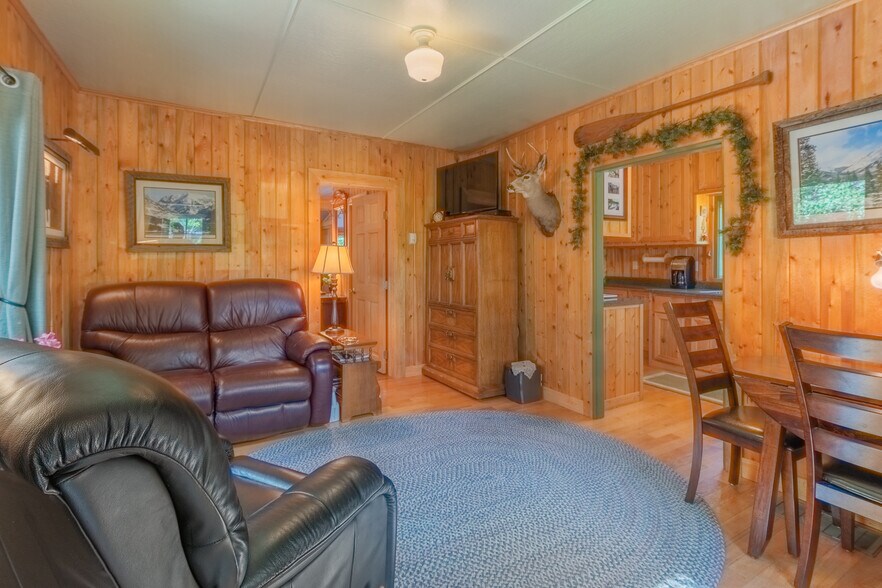 More Photos Of 717 Lake Ave, Grand Lake Specialty For Sale