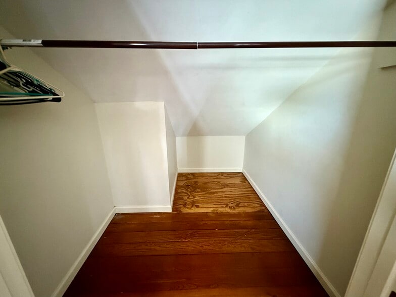 More Photos Of 103 N High St, Franklin Office Residential For Sale