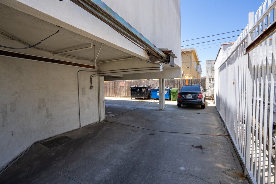 More Photos Of 1041 S Corning St, Los Angeles Apartments For Sale