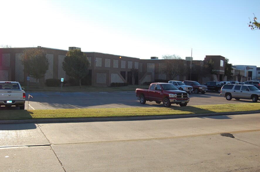 More Photos Of 3105 Executive Blvd, Beaumont Office For Lease