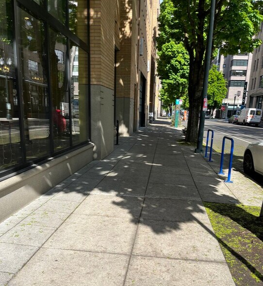 More Photos Of 425 NW 10th Ave, Portland Office For Lease