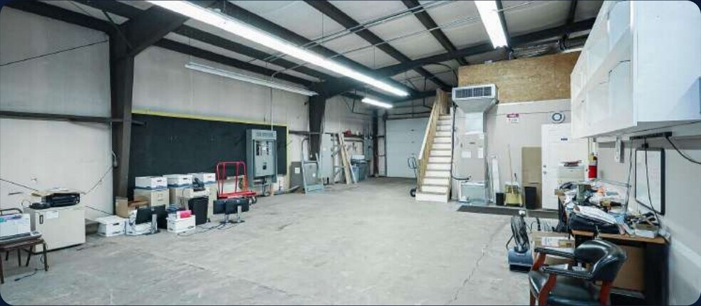 More Photos Of 505 Industrial Dr, Woodstock Mixed Retail For Sale