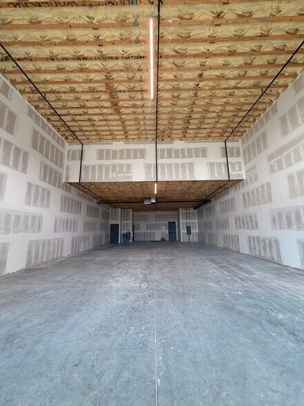 More Photos Of 200 Basswood Dr, Savannah Storefront For Lease
