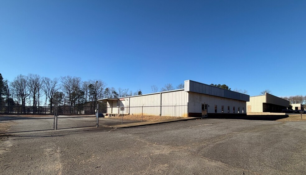 More Photos Of 110 Venture Blvd, Spartanburg Warehouse For Sale