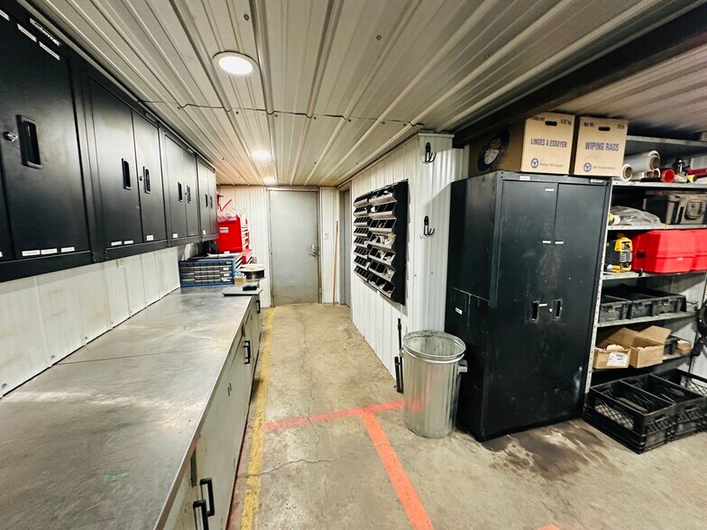 More Photos Of 722003 Range Road 53, Grande Prairie County No 1 Warehouse For Lease