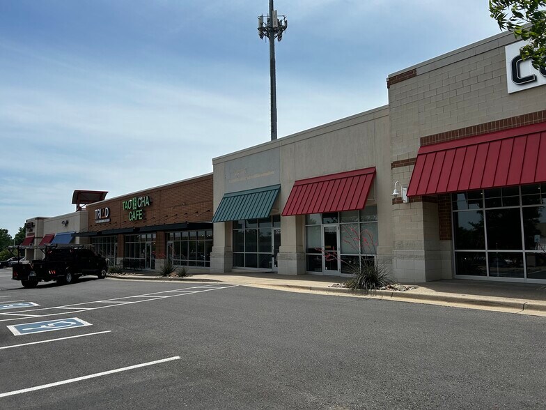 More Photos Of 1024-1040 Waterwood Pky, Edmond General Retail For Lease