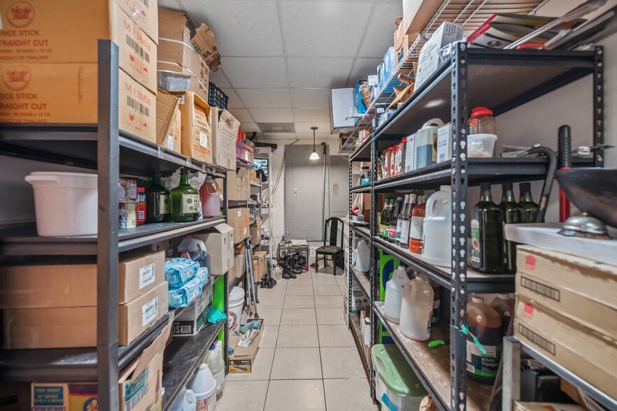 More Photos Of 4413 S Tamiami Trl, Sarasota Restaurant For Sale