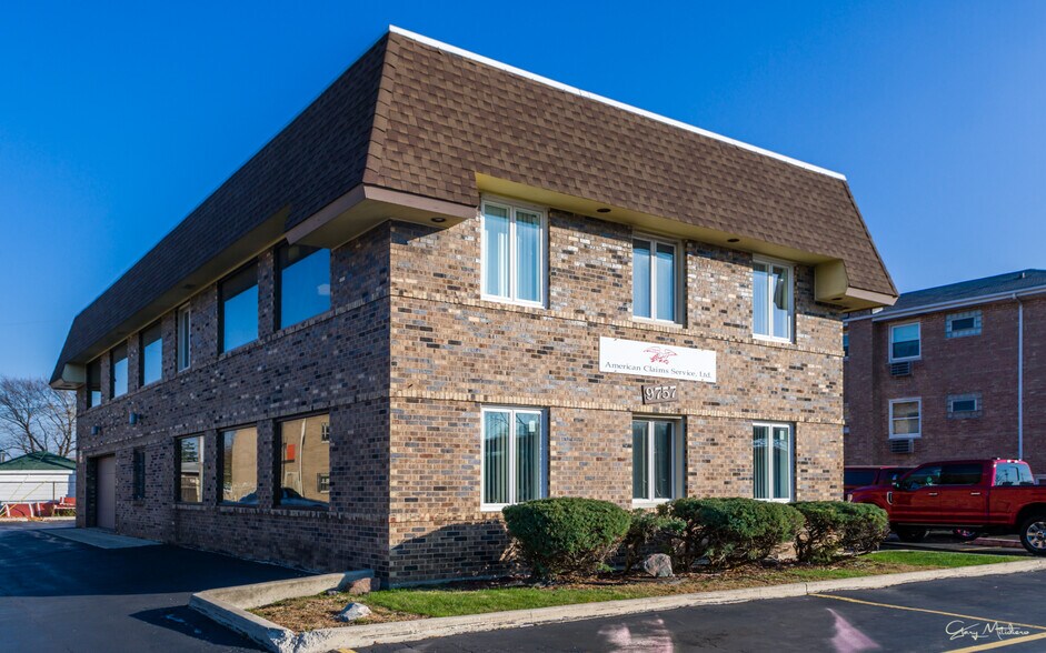 Primary Photo Of 9757 S Kedzie Ave, Evergreen Park Office For Sale