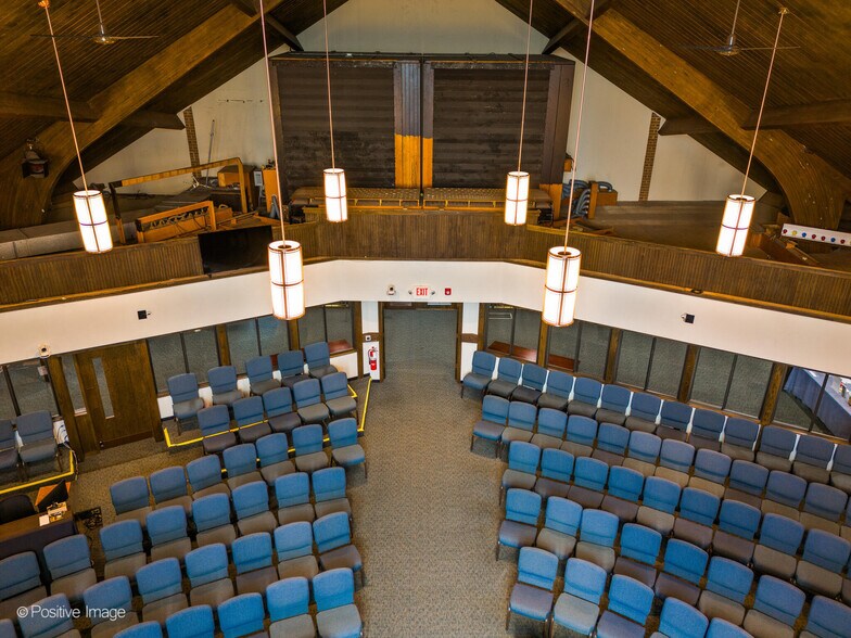 More Photos Of 47 Church St, Lake Zurich Religious Facility For Sale