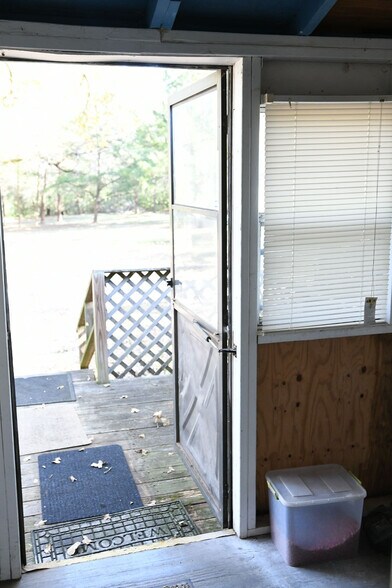 More Photos Of 9278 N Highway 77, Lexington Flex For Sale