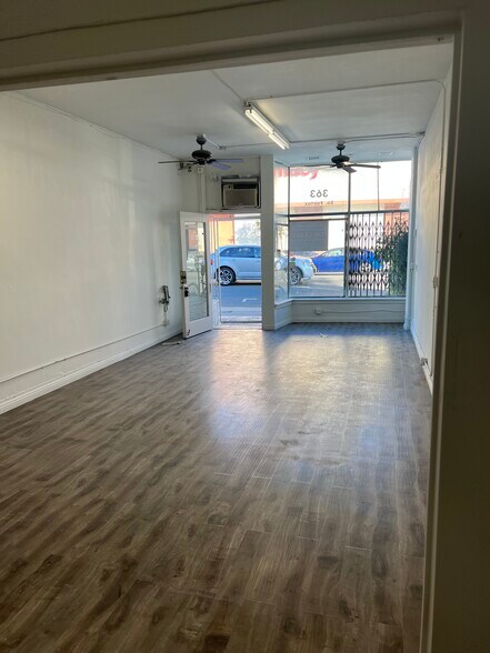 More Photos Of 363 S Fairfax Ave, Los Angeles Storefront Retail Office For Lease