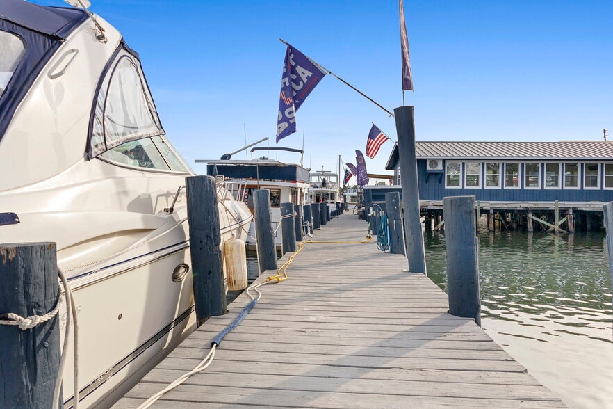 More Photos Of 275 Timber Island Rd, Carrabelle Restaurant For Sale