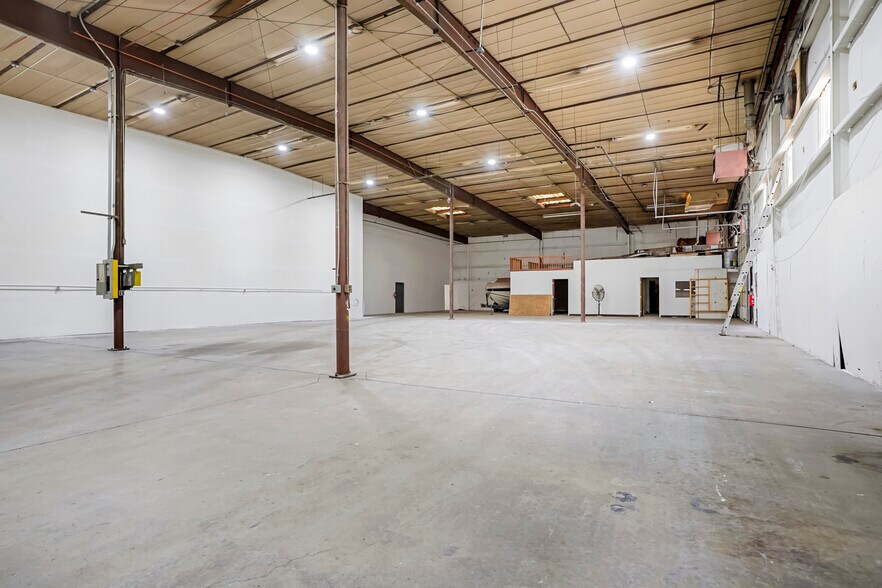 More Photos Of 5745 Monaco St, Commerce City Warehouse For Lease