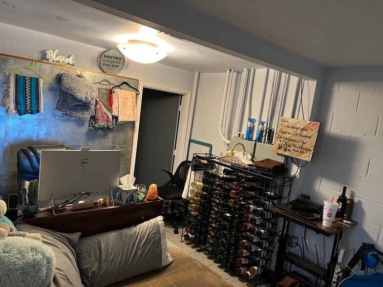 More Photos Of 503-505 S Main St, Calvert Restaurant For Sale