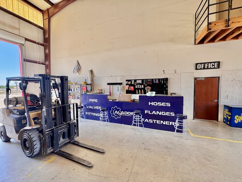More Photos Of 4844 CR 430, Pleasanton Warehouse For Sale