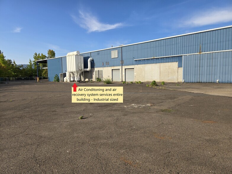 More Photos Of 500 E Illinois St, Newberg Manufacturing For Lease