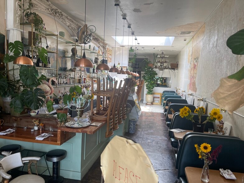 More Photos Of 5526 Martin Luther King Jr Way, Oakland Storefront For Sale
