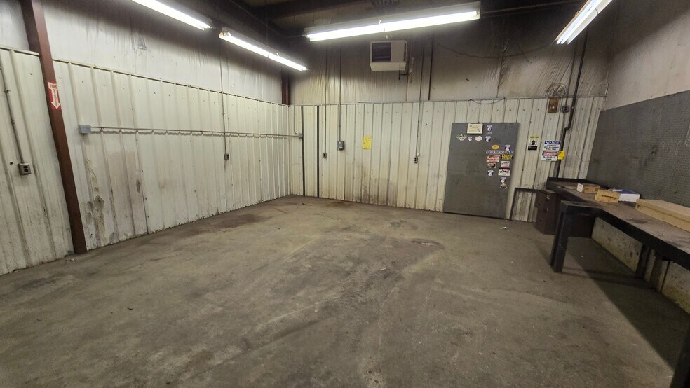 More Photos Of 22672 Murrock Cir, Watertown General Retail For Lease