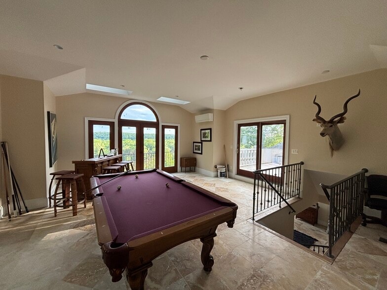 More Photos Of 11500 Springridge Rd, Potomac Specialty For Sale