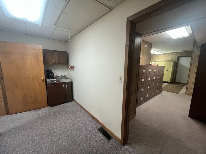 More Photos Of 229 N Main St, Valentine Office For Sale