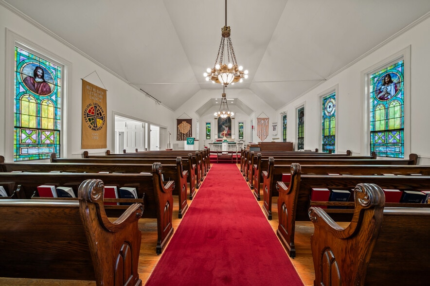 More Photos Of 38 Portland Ave, Redding Religious Facility For Sale