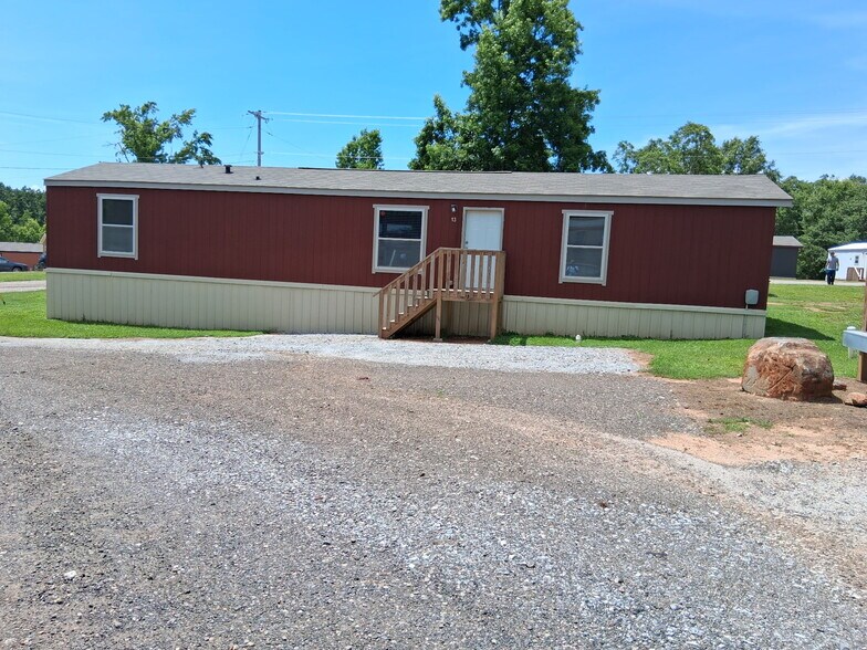More Photos Of 106 Woodlawn Dr, Abbeville Manufactured Housing Mobile Home Park For Sale