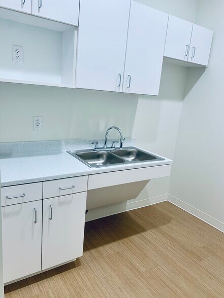 More Photos Of 1400 N Coit Rd, McKinney Medical For Lease