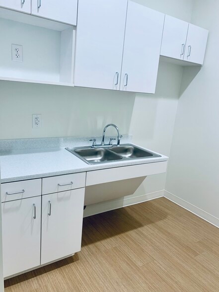 More Photos Of 1400 N Coit Rd, McKinney Unknown For Lease