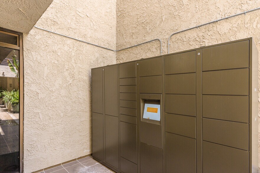 More Photos Of 7230 Franklin Ave, Los Angeles Apartments For Sale