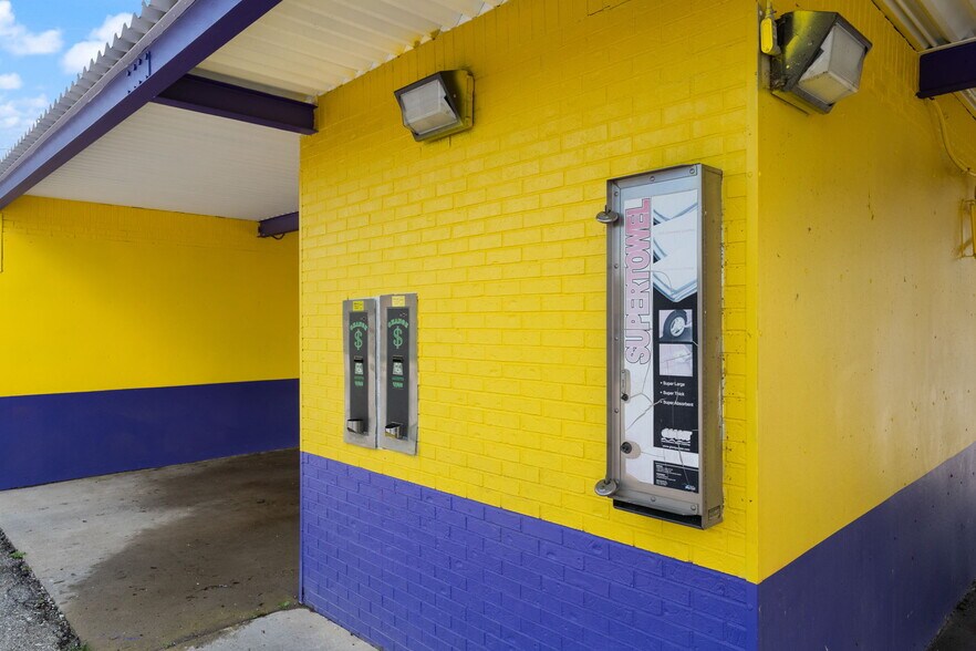 More Photos Of , Scottsburg Unknown For Sale