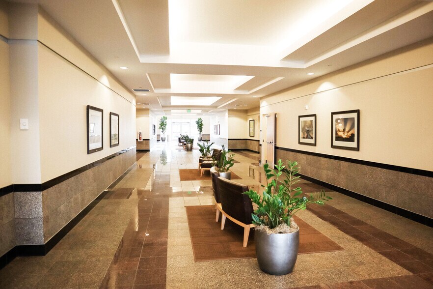 More Photos Of 25 E Scenic Pointe Dr, Draper Office For Lease