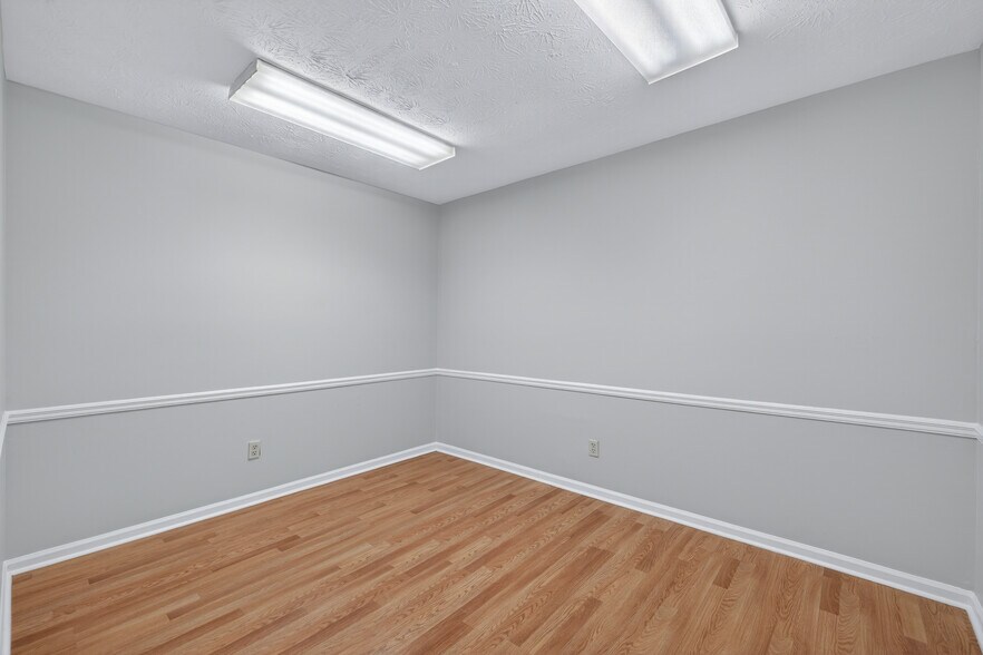 More Photos Of 4109 Robinson St, Covington Freestanding For Sale