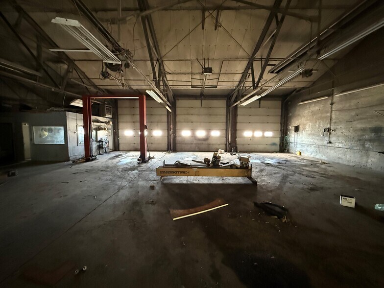 More Photos Of 1008 E Crosstown Pky, Kalamazoo Manufacturing For Sale